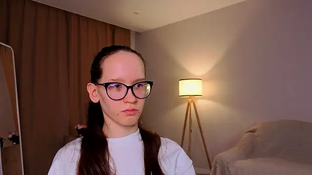 BettyBrowni Adlı Modelin Canlı XXX Sohbeti