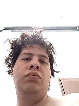 Pokazy przed kamerką – Leo420hot