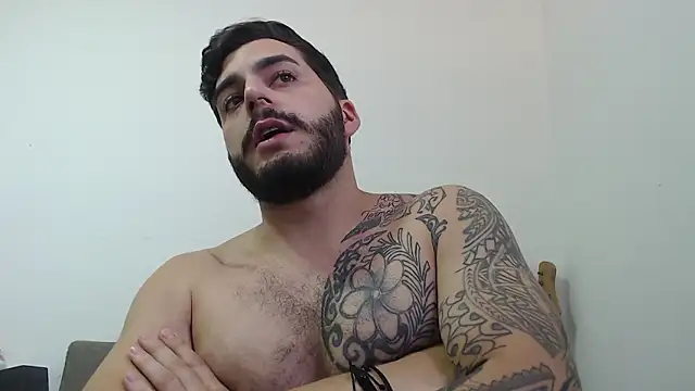 Czat XXX na żywo – thomas_gun