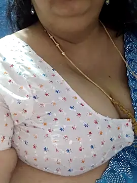 tamilthanushri 即時 XXX 聊天