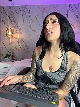 Scaarlettfox Chat XXX live