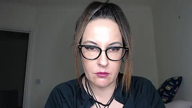 Humiliatrixxxx élő XXX-chatje