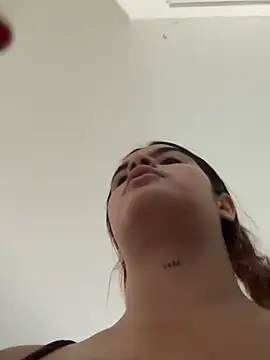 Chatroom XXX en direct de Kaily_Sweet16