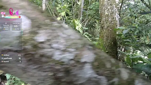 esmeralda_li Show in webcam