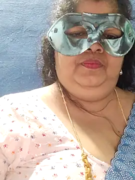 tamilthanushri 即時 XXX 聊天