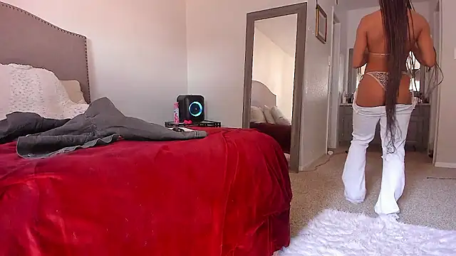 yiauana webkamerás műsora