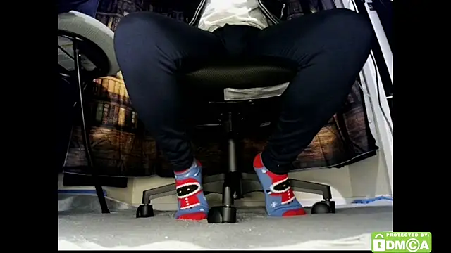 justshutupandwatch Show in webcam