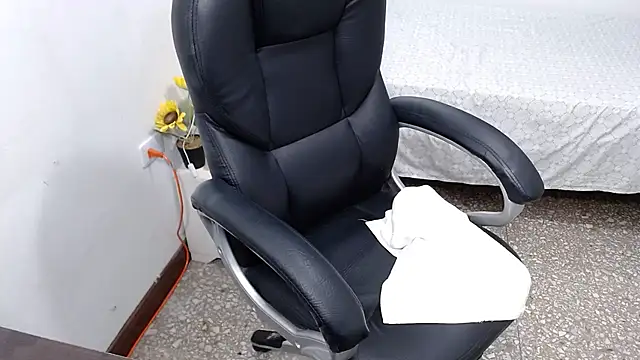 emiliaa_hot: онлайн-секс-чат