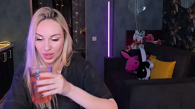 Blckmirrorr élő XXX-chatje