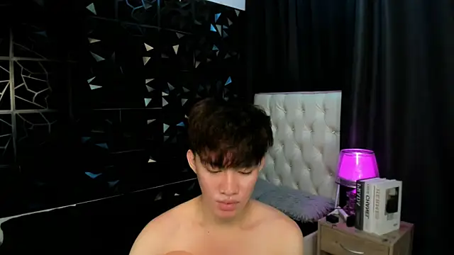 JamesxxxMarky Adlı Modelin Canlı XXX Sohbeti