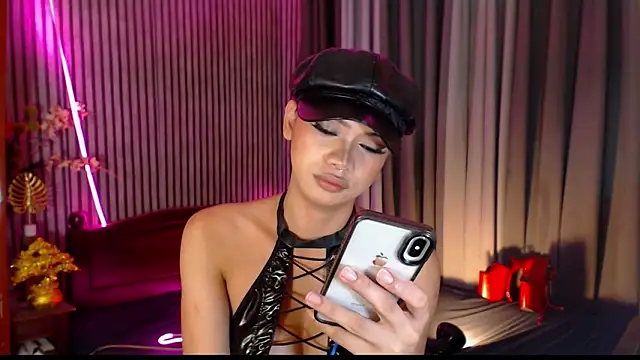 Unforgettablejulia Adlı Modelin Canlı XXX Sohbeti