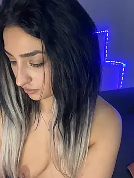 Mia_spicyy Adlı Modelin Canlı XXX Sohbeti