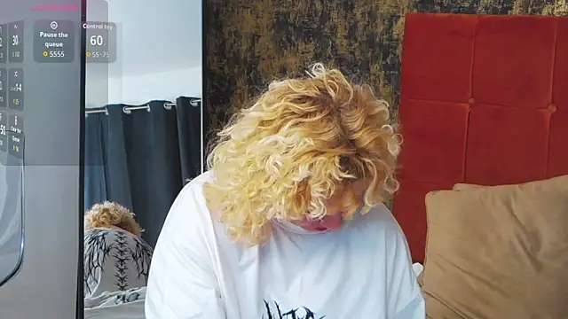 Webkamerová show LittleCurlyGirl