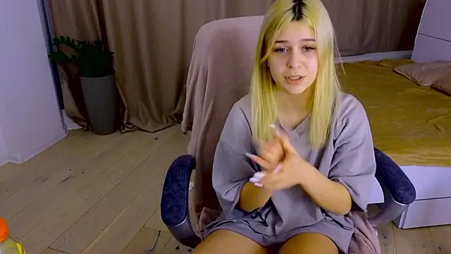 ApheliaStar Adlı Modelin Canlı XXX Sohbeti