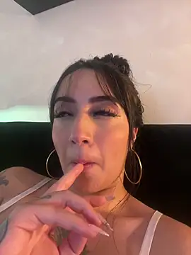 EmmyEvans1 Chat XXX in diretta