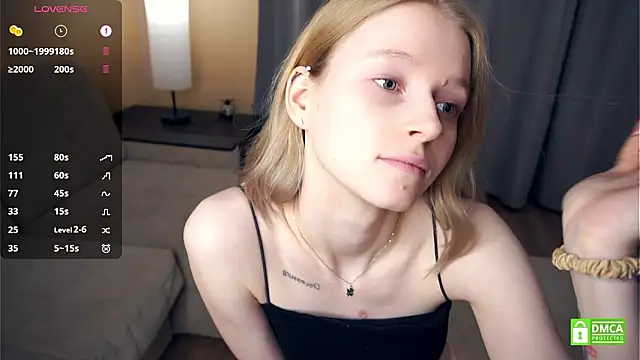 ToyaPletz Chat XXX live