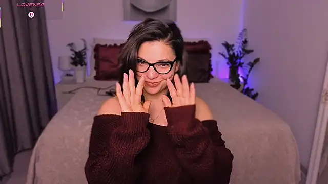 ButterflyMika32 Adlı Modelin Canlı XXX Sohbeti