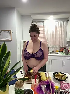 violetaurora95 Adlı Modelin Canlı XXX Sohbeti