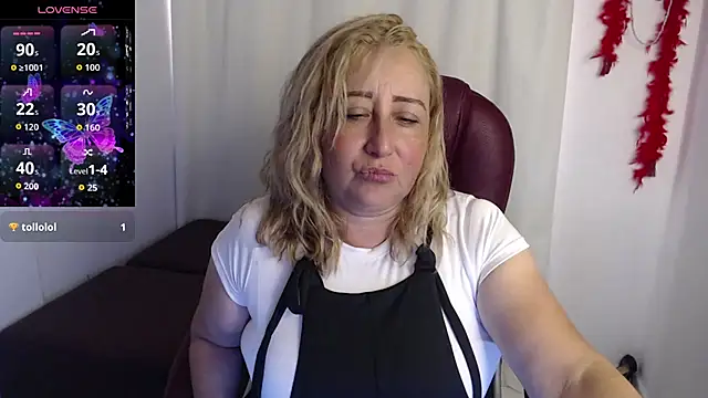 Show modela Xileny-Halliwey na web-kameri