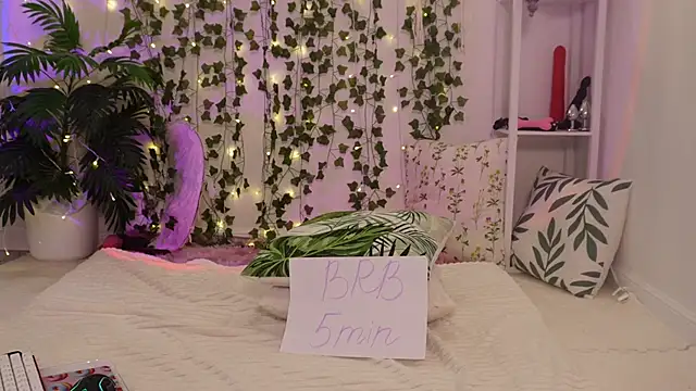 MonicaAsis live XXX chat