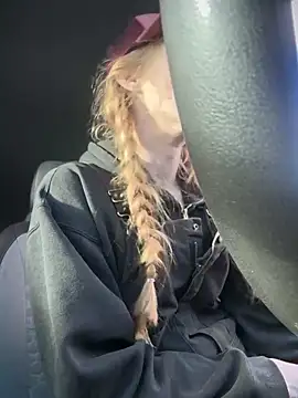 GoldenFlameGoddess 现场XXX聊天