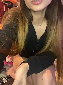 LaPetitechienne1 élő XXX-chatje