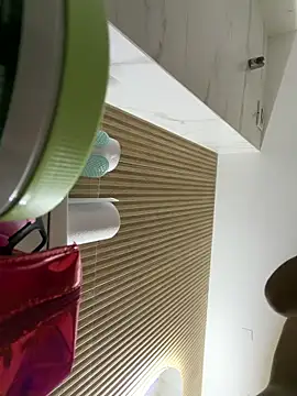 Lili_Cruz38 élő XXX-chatje