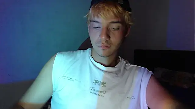 CrisotpherMoretti élő XXX-chatje