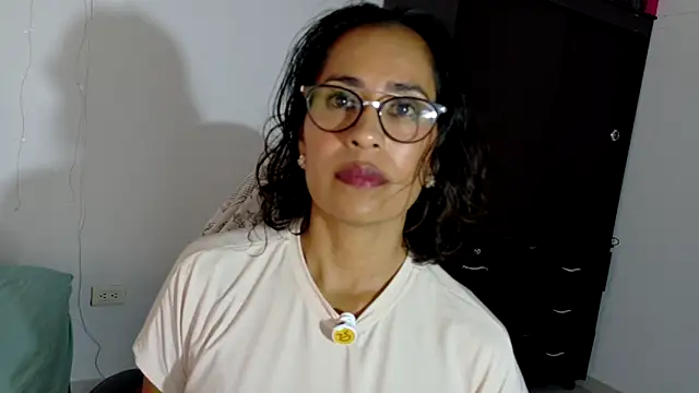 Chat XXX en directo de fantasty_nylon