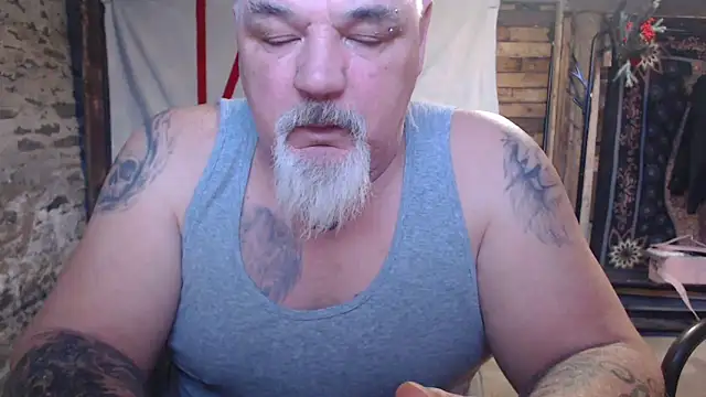 Chat XXX en directo de Newfiesausage1972