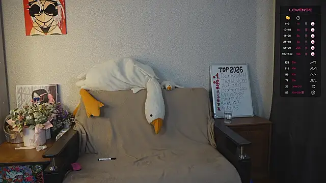 Miatiny: διαδικτυακό σόου στην κάμερα