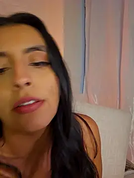 AliishaPss Chat XXX live