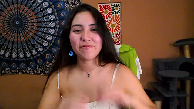 IntimateTales Adlı Modelin Canlı XXX Sohbeti