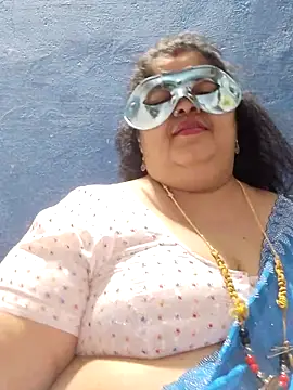 tamilthanushri: онлайн-секс-чат