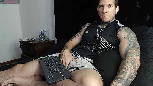 Czat XXX na żywo – Shane_Clay