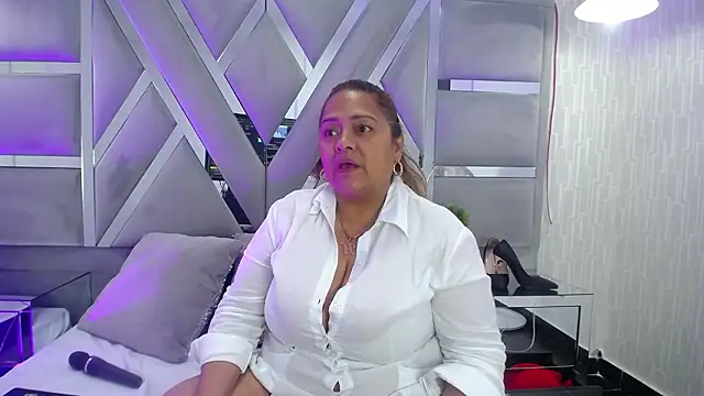 MonzerratBoyer: онлайн-секс-чат