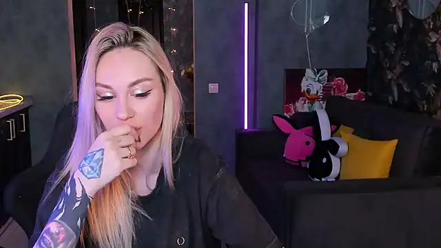 Blckmirrorr Adlı Modelin Canlı XXX Sohbeti