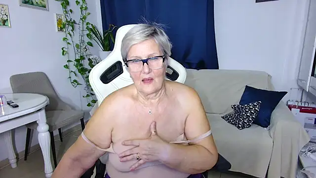 Selenna57's Live XXX Chat