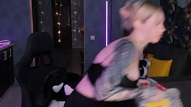 Blckmirrorr 即時 XXX 聊天