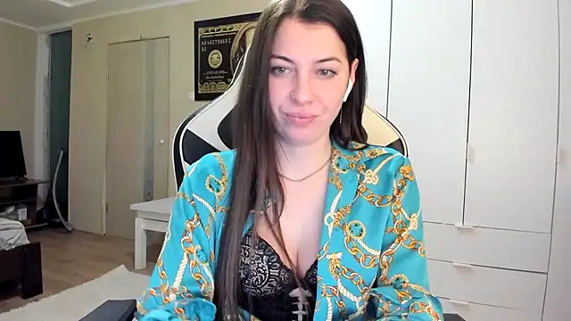 EmiLovsi webcam show