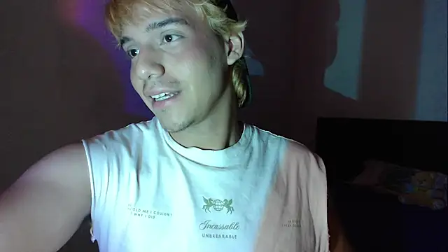 CrisotpherMoretti élő XXX-chatje