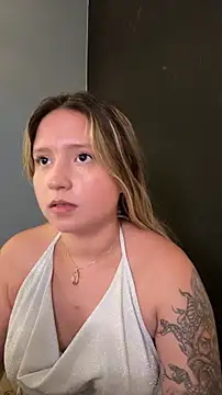 แชท XXX สดของ MiaPetit_