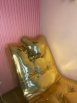 PrettyHamaica live XXX chat