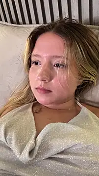 Chat XXX en directo de MiaPetit_