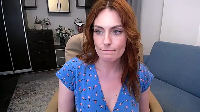 LindaLiony: διαδικτυακό σόου στην κάμερα