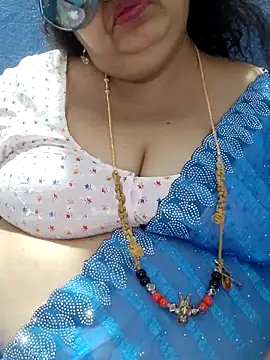 tamilthanushri élő XXX-chatje