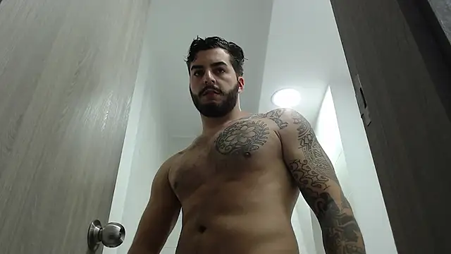 XXX chat uživo modela thomas_gun