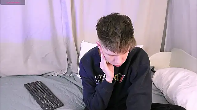 elliot_mars_: вебкам-шоу