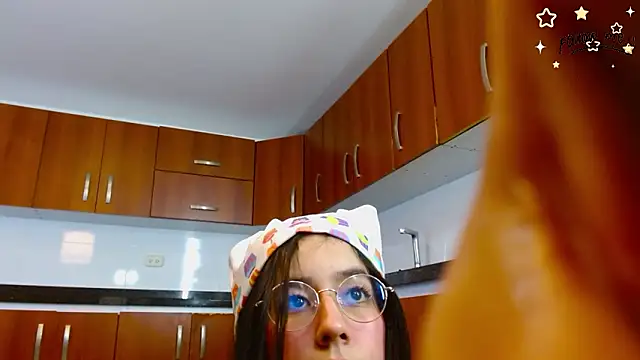 Chat +18 de laraa_jeean ao vivo