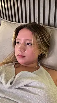 MiaPetit_ Adlı Modelin Canlı XXX Sohbeti